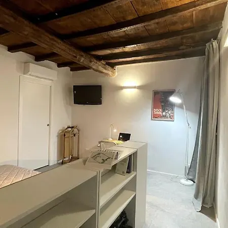 Tiny House *