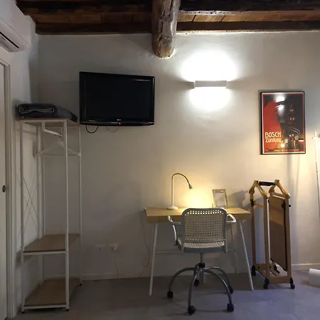 Apartment Tiny House Segrate