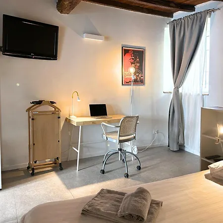 Tiny House Apartment *